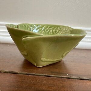 Hilborn Pottery California Green Swirl Pinch Tri- / Three Sided Bowl, 6.5”